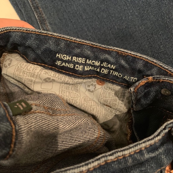 High Rise Mom Jean - Picture 4 of 7